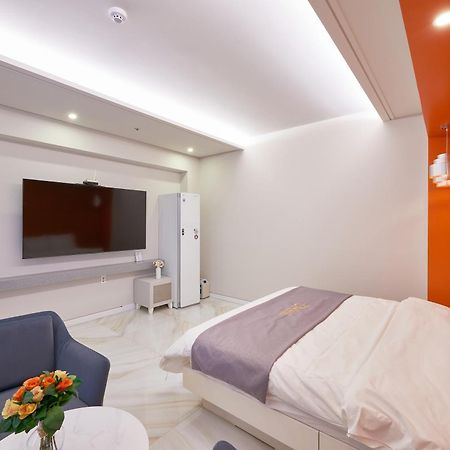 Dubai Hotel Gwangju Metropolitan City Екстер'єр фото