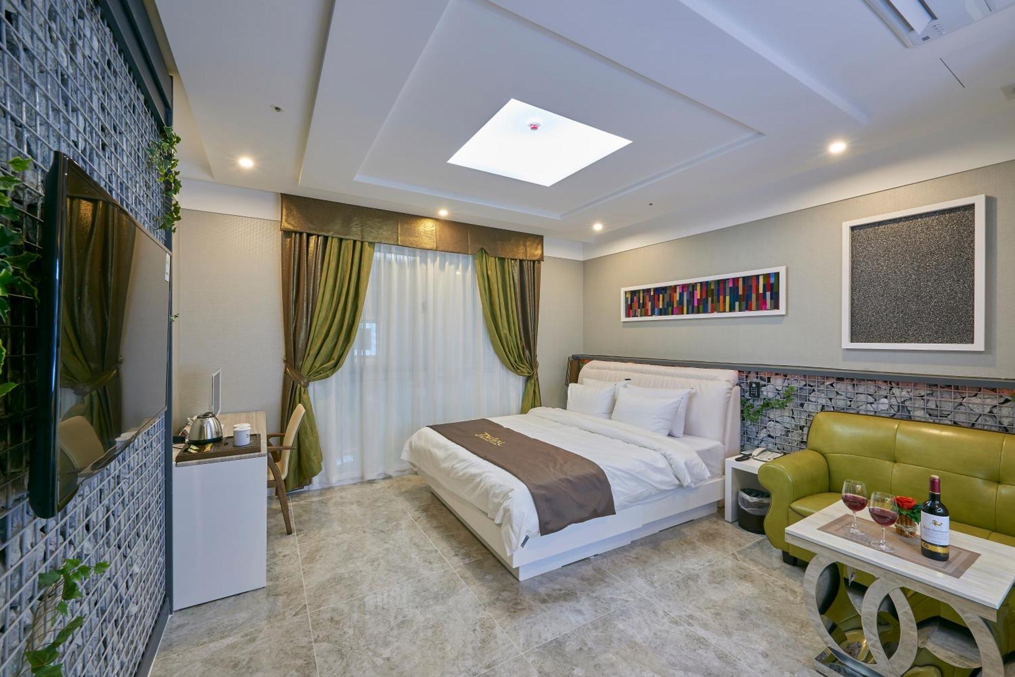 Dubai Hotel Gwangju Metropolitan City Екстер'єр фото