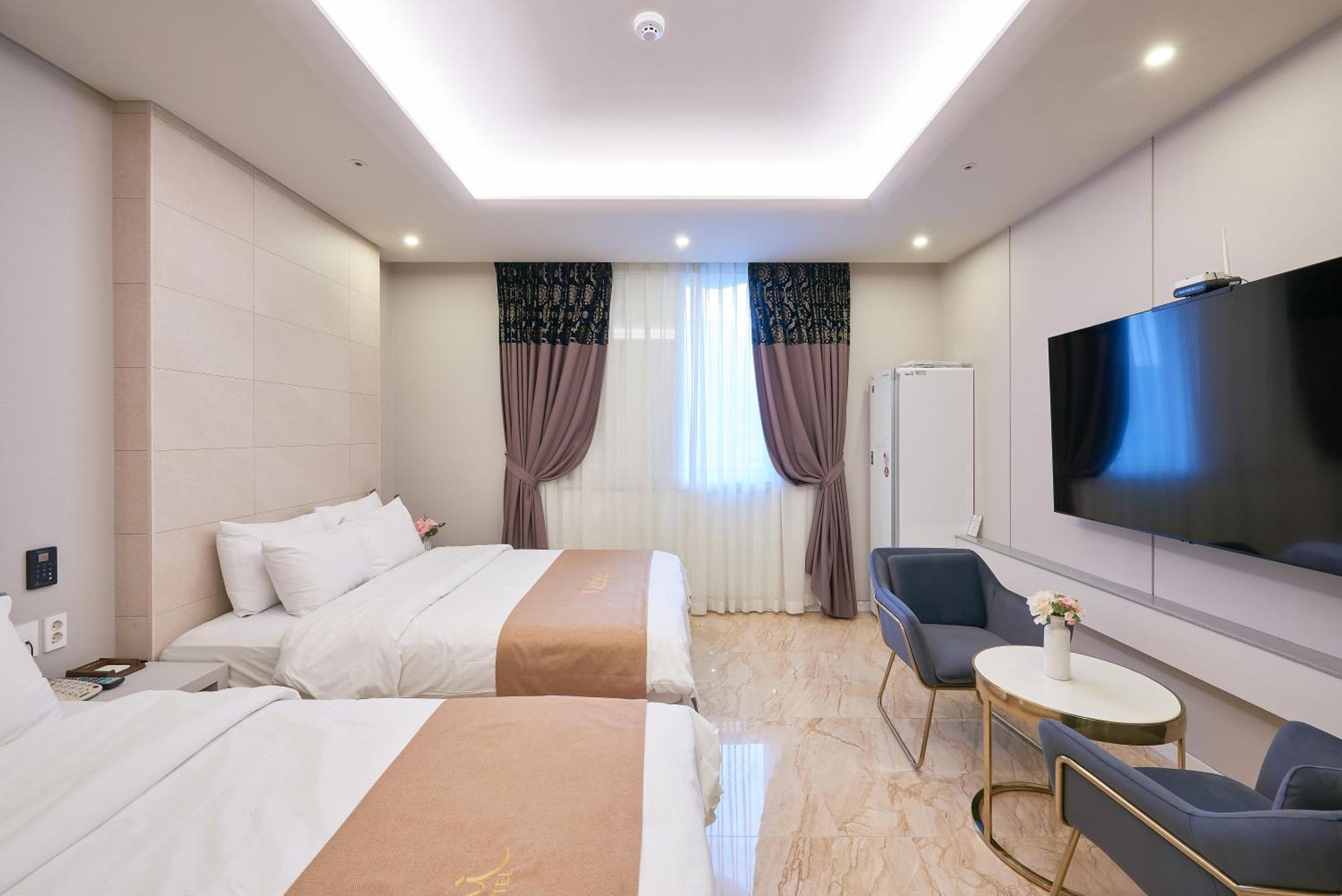 Dubai Hotel Gwangju Metropolitan City Екстер'єр фото