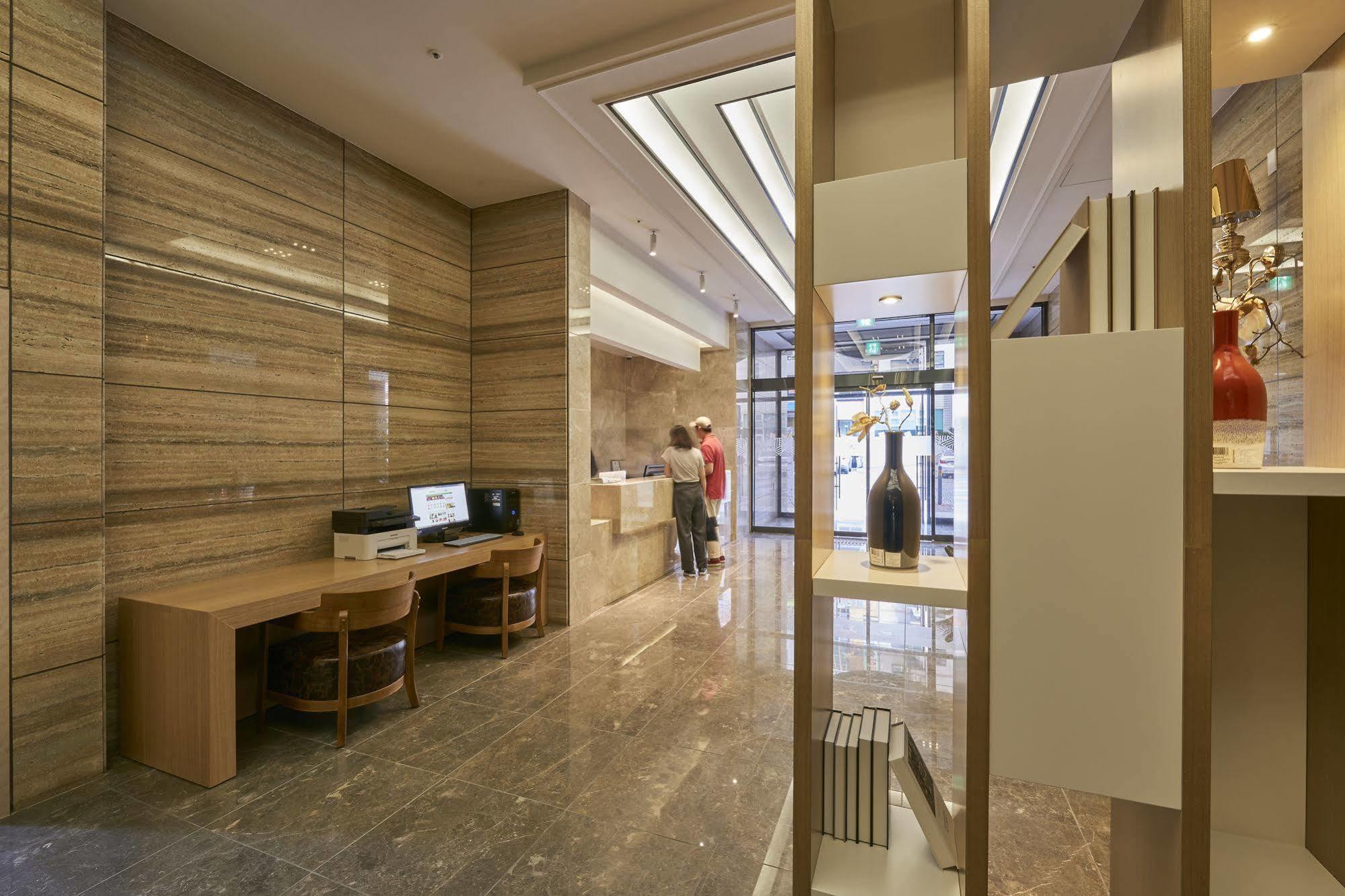 Dubai Hotel Gwangju Metropolitan City Екстер'єр фото