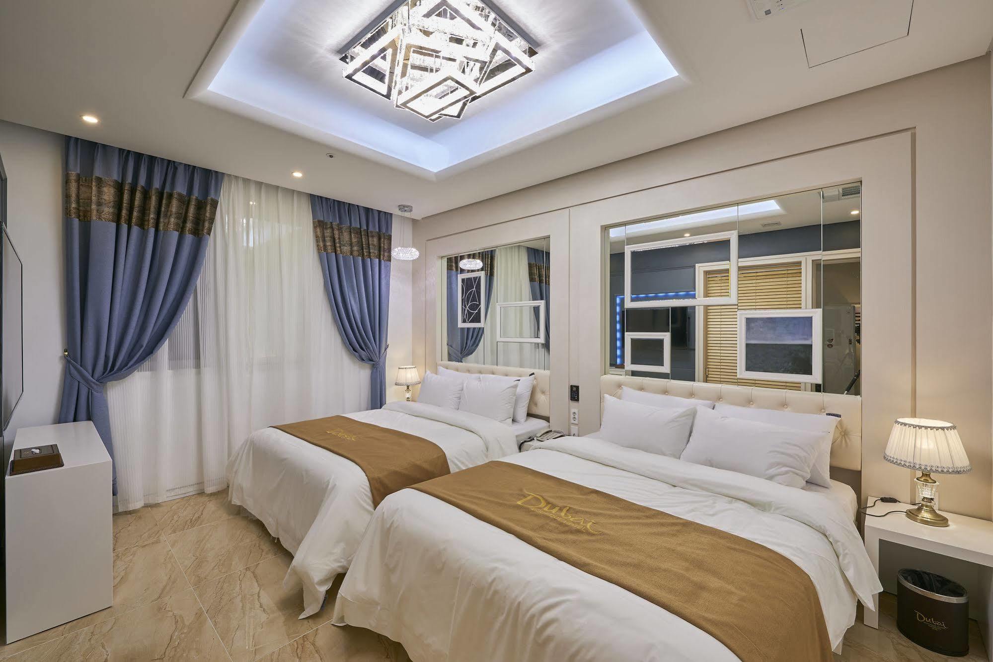 Dubai Hotel Gwangju Metropolitan City Екстер'єр фото